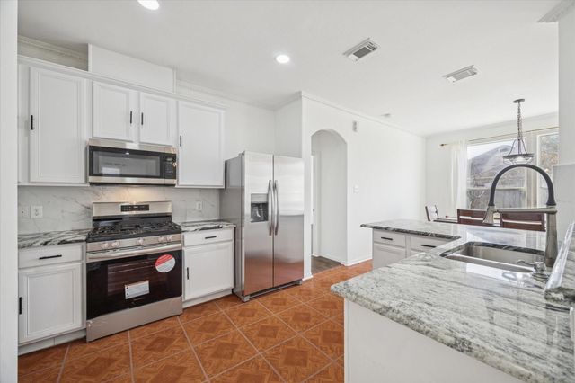 11811 Keswick Pines Lane, Houston, TX 77066