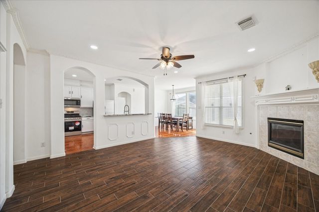 11811 Keswick Pines Lane, Houston, TX 77066