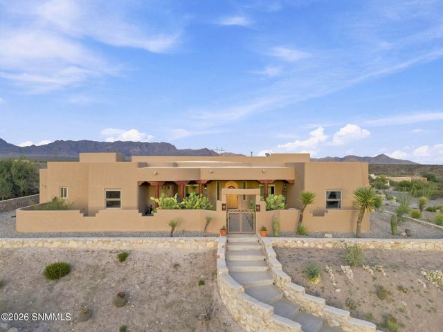 5637 Via Estrella, Las Cruces, NM 88011