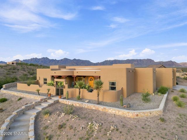 5637 Via Estrella, Las Cruces, NM 88011