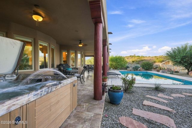 5637 Via Estrella, Las Cruces, NM 88011