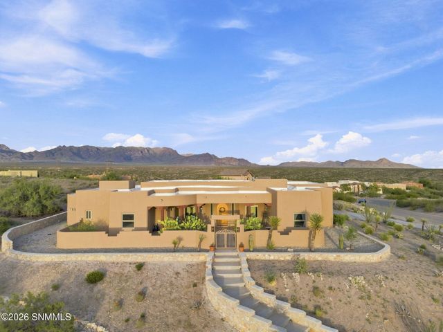 5637 Via Estrella, Las Cruces, NM 88011