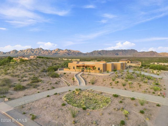 5637 Via Estrella, Las Cruces, NM 88011
