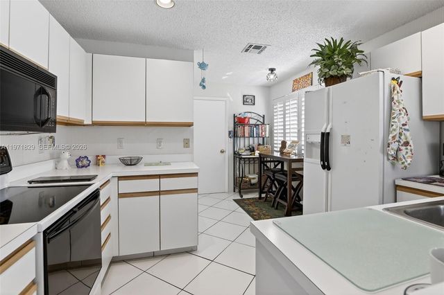 2897 Quail Run Ln, Davie, FL 33328