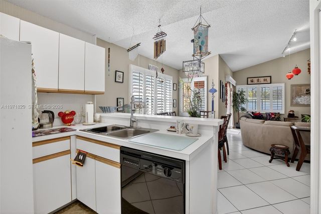 2897 Quail Run Ln, Davie, FL 33328