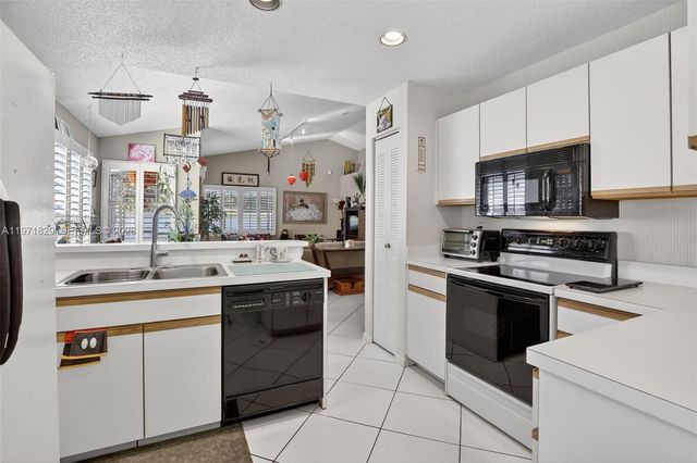 2897 Quail Run Ln, Davie, FL 33328