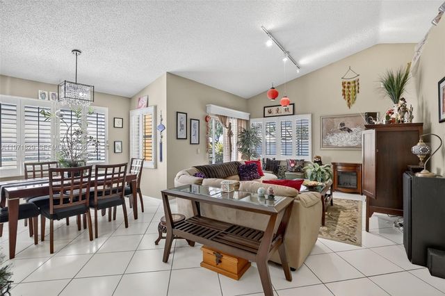 2897 Quail Run Ln, Davie, FL 33328