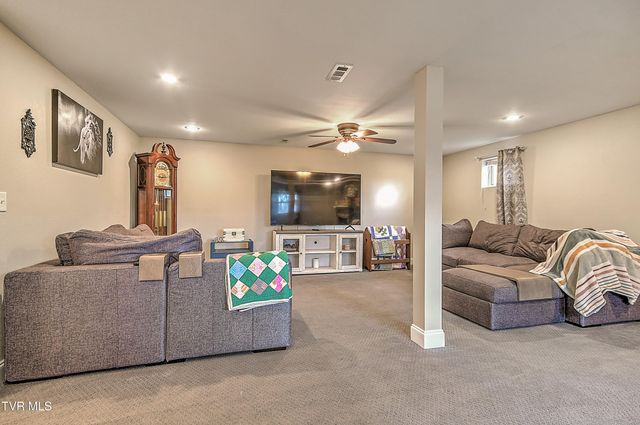 155 Santa Monica Road, Bristol, VA 24201