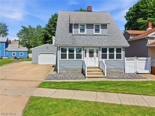 214 Lake Avenue, Ashtabula, OH 44004