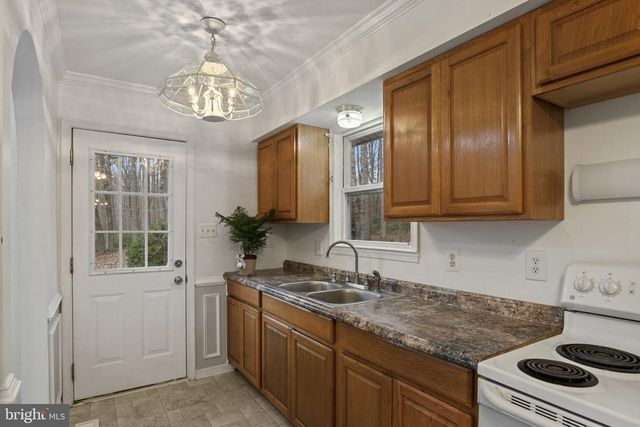 11013 FOREST HOLLOW DR, Bumpass, VA 23024