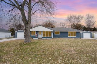 2114 Avalon Circle, Bay City, MI 48708