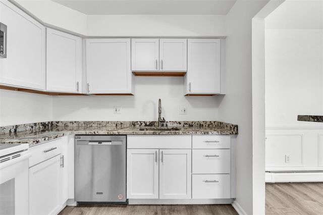 4113 Telegraph Road A214, Bloomfield Hills, MI 48302