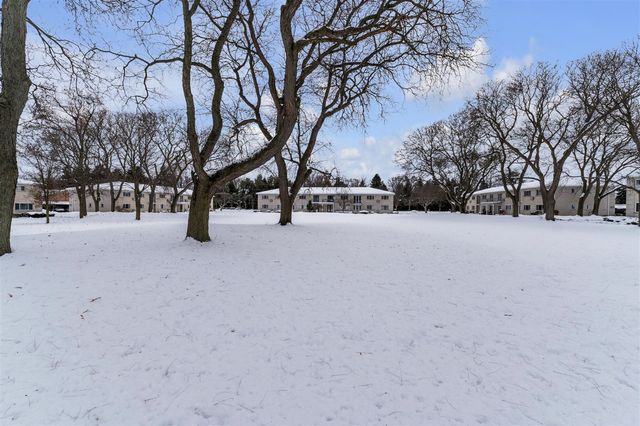 4113 Telegraph Road A214, Bloomfield Hills, MI 48302