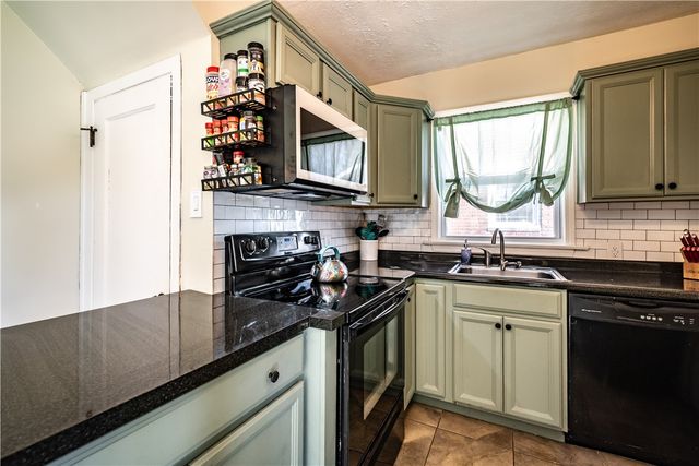 1502 Delaware Avenue, New Castle, PA 16105