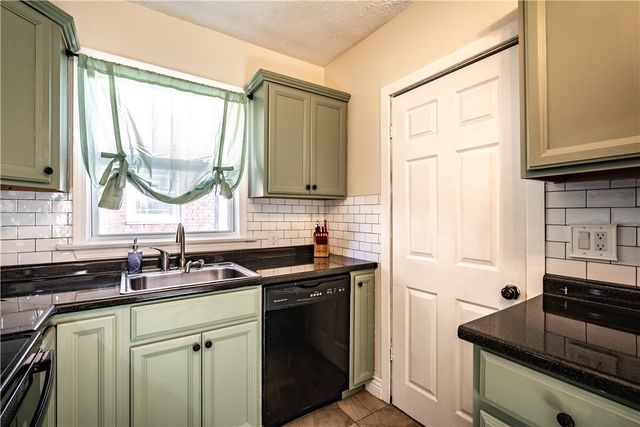 1502 Delaware Avenue, New Castle, PA 16105