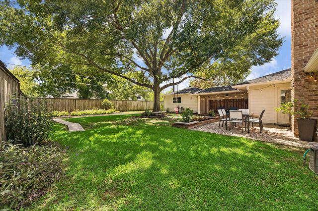 926 Ashford Parkway, Houston, TX 77077