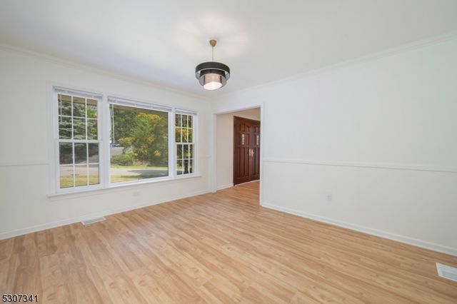 20 Whitewood Dr, Parsippany-troy Hills Twp., NJ 07950