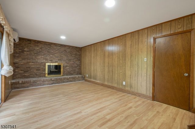 20 Whitewood Dr, Parsippany-troy Hills Twp., NJ 07950