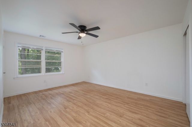 20 Whitewood Dr, Parsippany-troy Hills Twp., NJ 07950