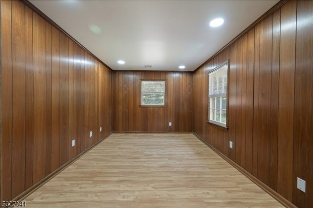 20 Whitewood Dr, Parsippany-troy Hills Twp., NJ 07950