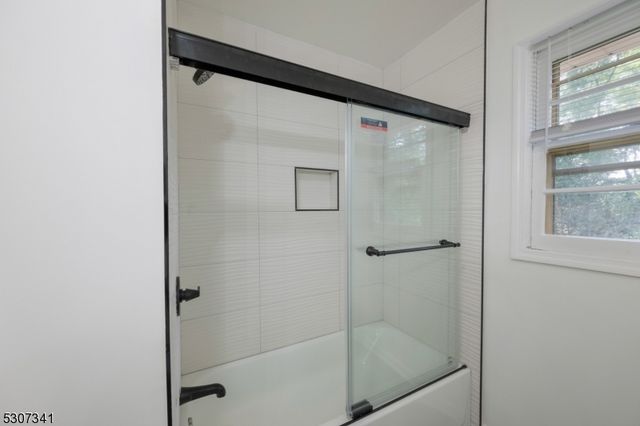 20 Whitewood Dr, Parsippany-troy Hills Twp., NJ 07950