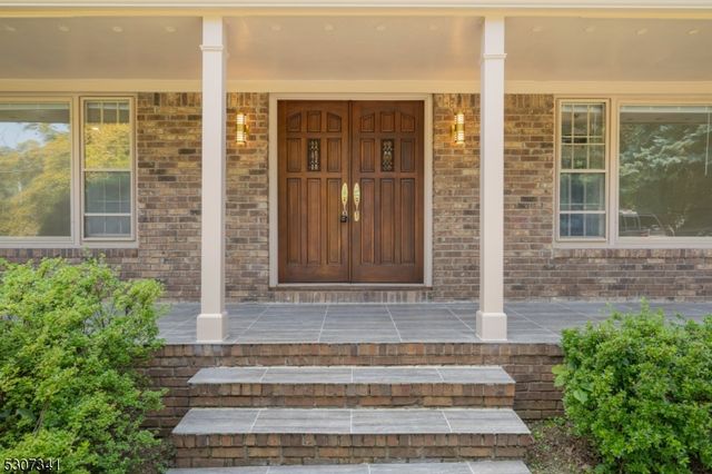 20 Whitewood Dr, Parsippany-troy Hills Twp., NJ 07950