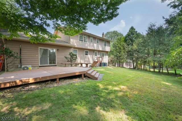 20 Whitewood Dr, Parsippany-troy Hills Twp., NJ 07950
