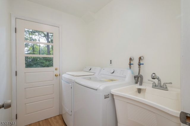 20 Whitewood Dr, Parsippany-troy Hills Twp., NJ 07950