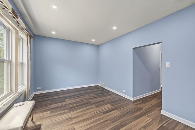 13148 S Escanaba Avenue, Chicago, IL 60633