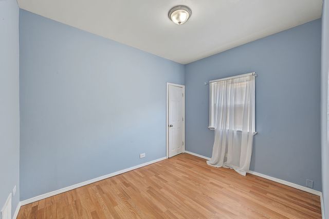 13148 S Escanaba Avenue, Chicago, IL 60633