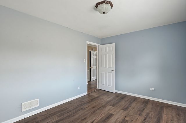 13148 S Escanaba Avenue, Chicago, IL 60633