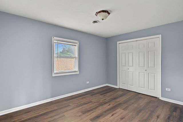 13148 S Escanaba Avenue, Chicago, IL 60633