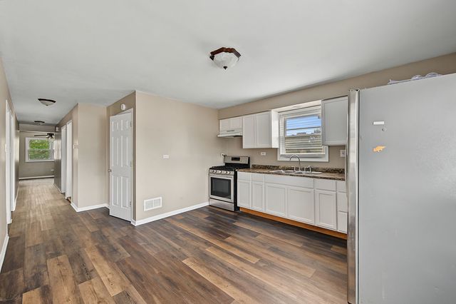13148 S Escanaba Avenue, Chicago, IL 60633