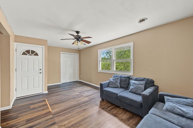13148 S Escanaba Avenue, Chicago, IL 60633