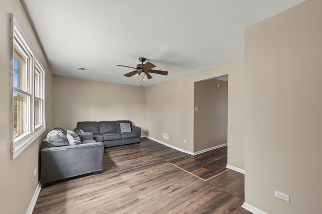 13148 S Escanaba Avenue, Chicago, IL 60633
