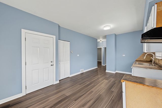13148 S Escanaba Avenue, Chicago, IL 60633