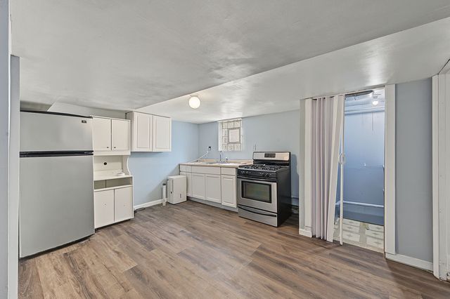 13148 S Escanaba Avenue, Chicago, IL 60633