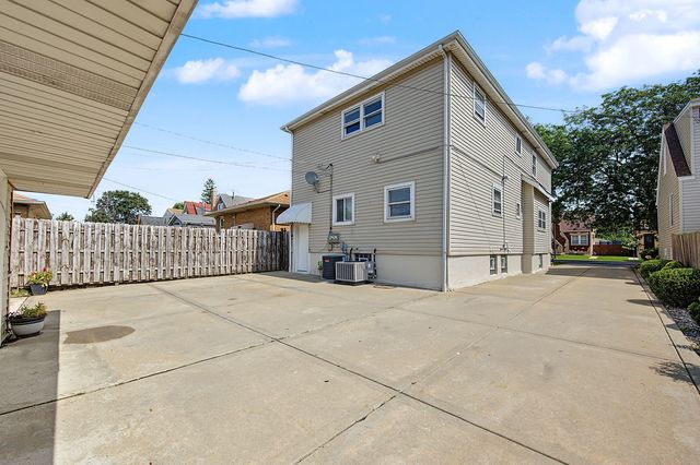 13148 S Escanaba Avenue, Chicago, IL 60633