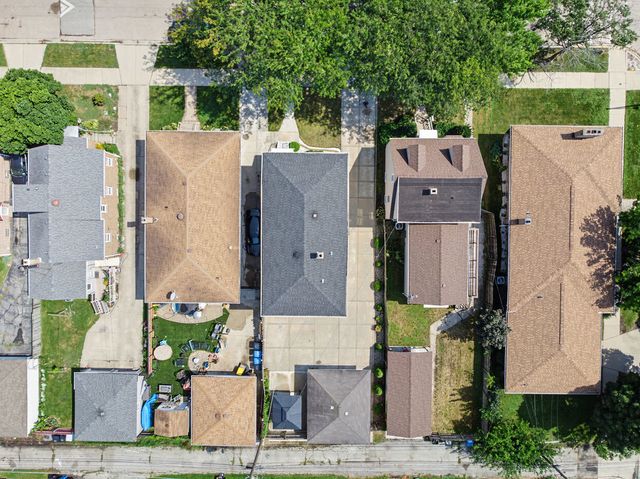 13148 S Escanaba Avenue, Chicago, IL 60633