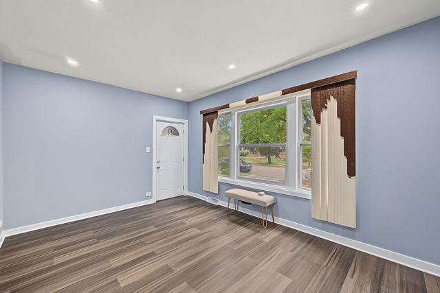 13148 S Escanaba Avenue, Chicago, IL 60633