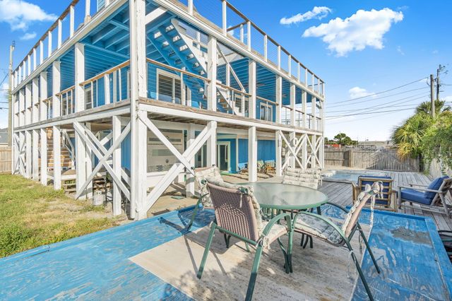 3820 Treasure Circle, Panama City Beach, FL 32408