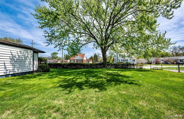 26143 Groveland Street, Madison Heights, MI 48071