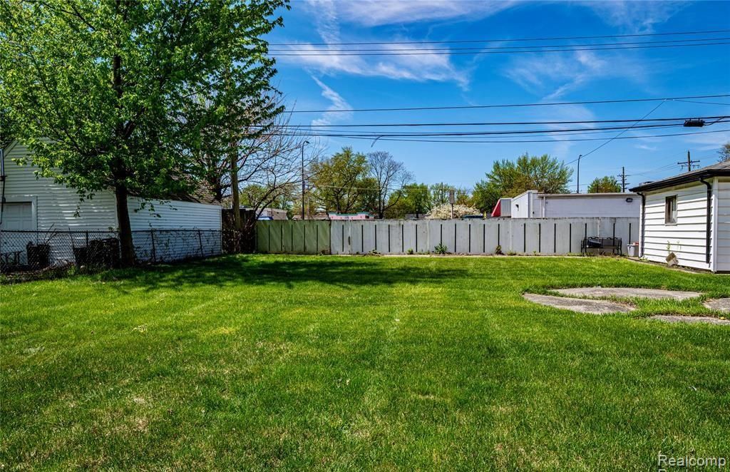 26143 Groveland Street, Madison Heights, MI 48071