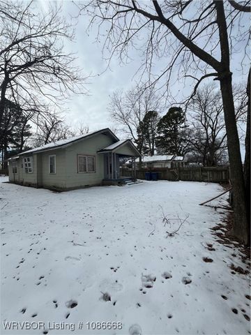 3610 N Johnson Street, Fort Smith, AR 72904