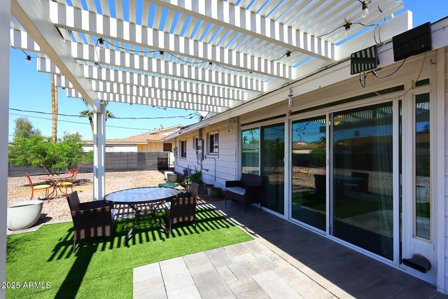 11442 N COGGINS Drive, Sun City, AZ 85351