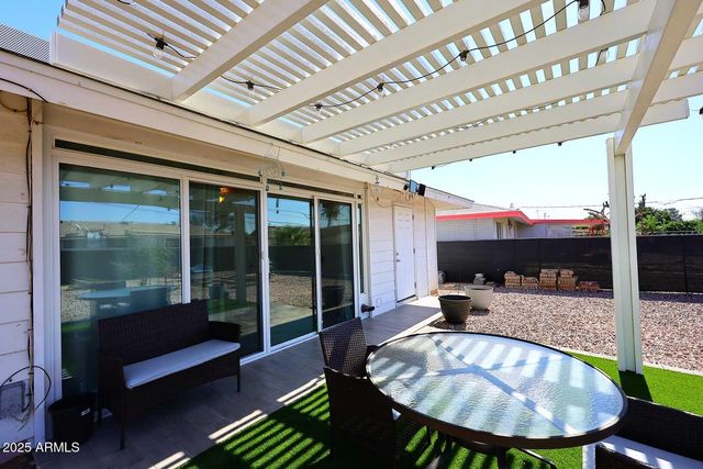 11442 N COGGINS Drive, Sun City, AZ 85351