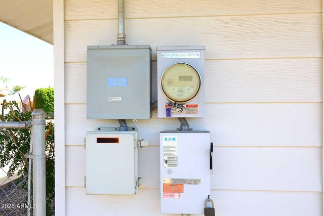 11442 N COGGINS Drive, Sun City, AZ 85351