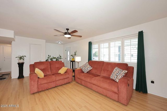 11442 N COGGINS Drive, Sun City, AZ 85351