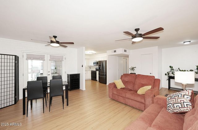 11442 N COGGINS Drive, Sun City, AZ 85351