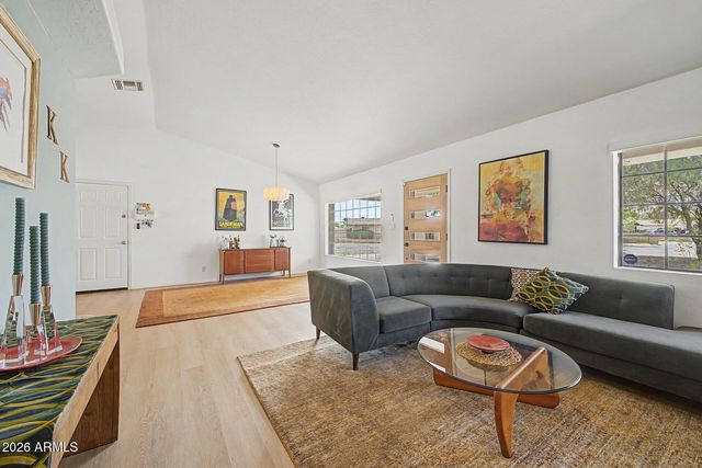 18221 N 42ND Street, Phoenix, AZ 85032